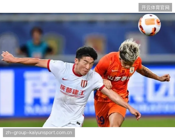 成都蓉城在高位压迫下多次获得抢断机会——以压迫铸就防线的风格解读